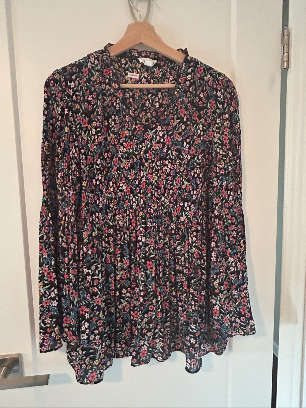Ladies Black Floral Long-Sleeve Tunic Top